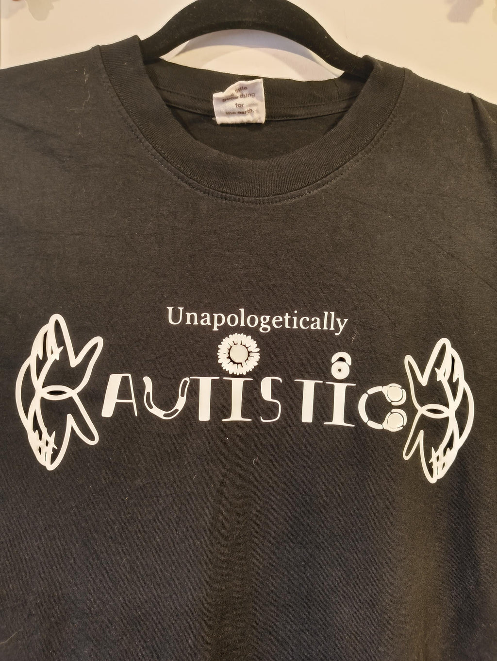 T-shirt unapolegeticly autistic