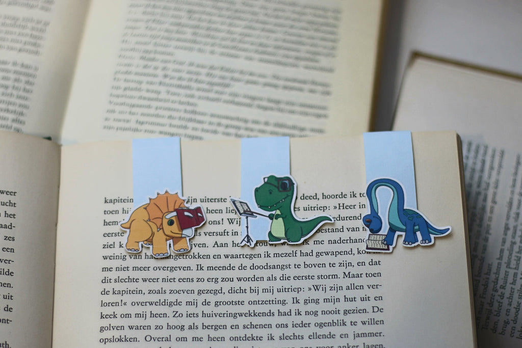 Reading dinosaurs magnetic bookmark