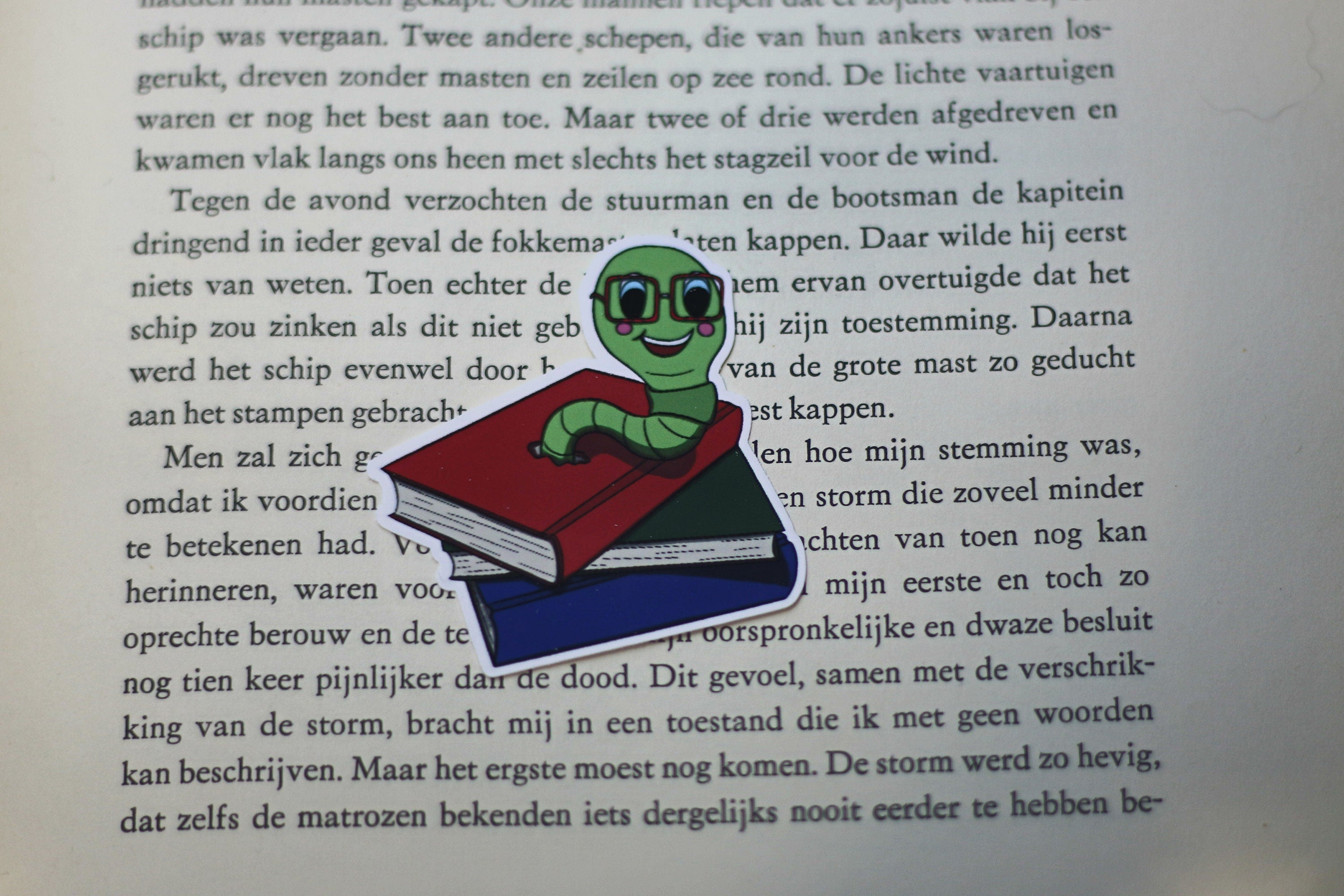 Bookworm stickers / magnets