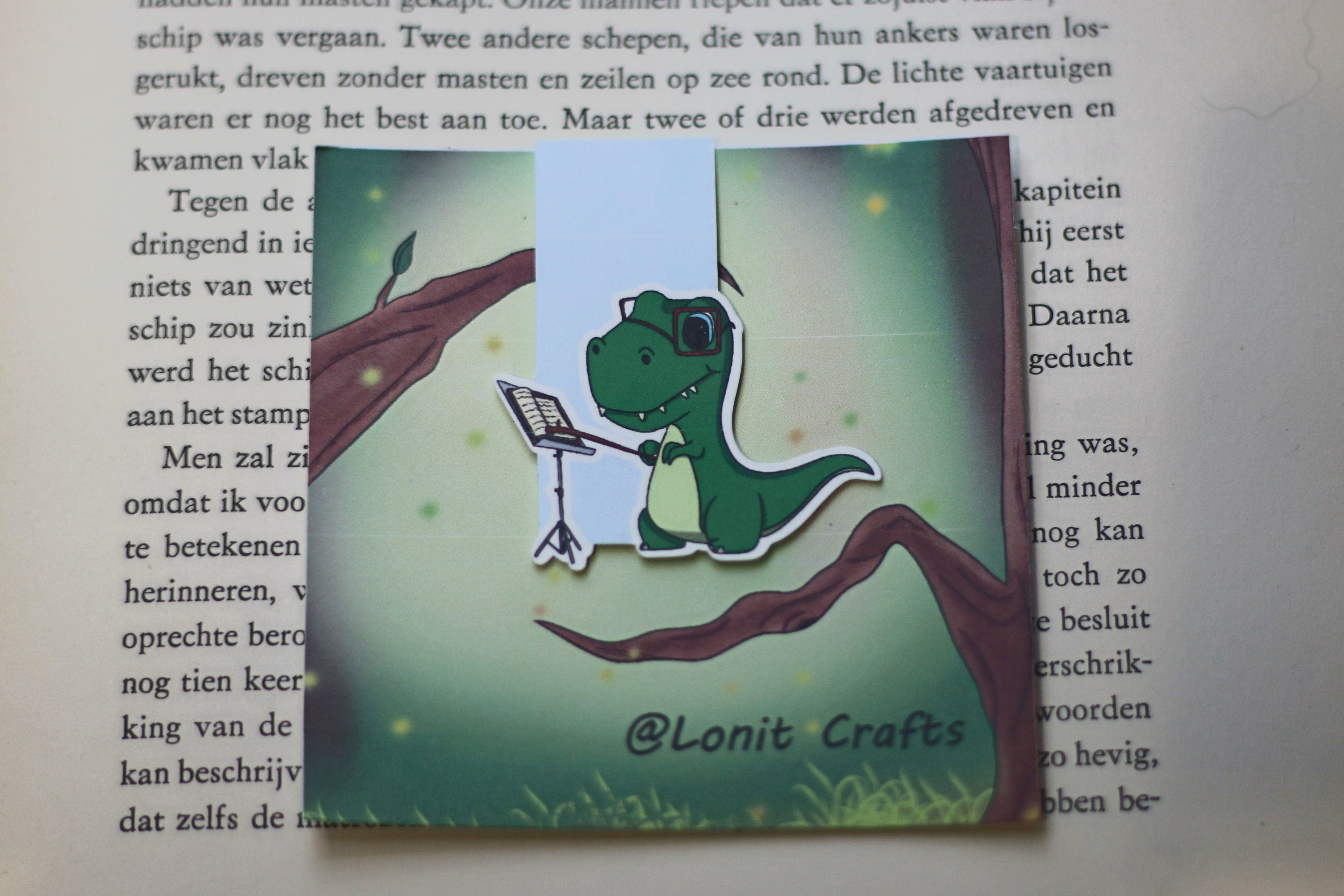 Reading dinosaurs magnetic bookmark